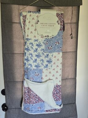 Rosalie's Garden Gauze throw blanket